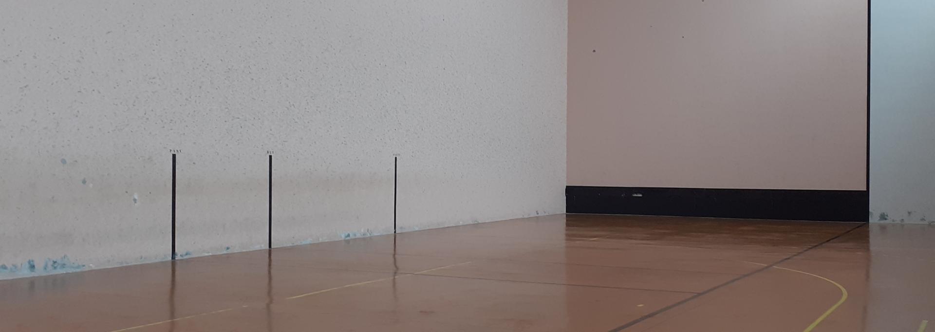 cancha pelote idron.jpg